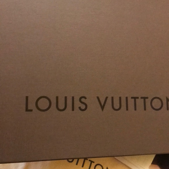 Louis Vuitton Purse - Picture 8 of 8